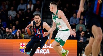 Smeč! Satoranský rozpálil publikum, Barca v play off Euroligy dominovala