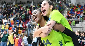 USK je ve Final Four Euroligy. Zářila Thomasová, v semifinále čekají Turkyně