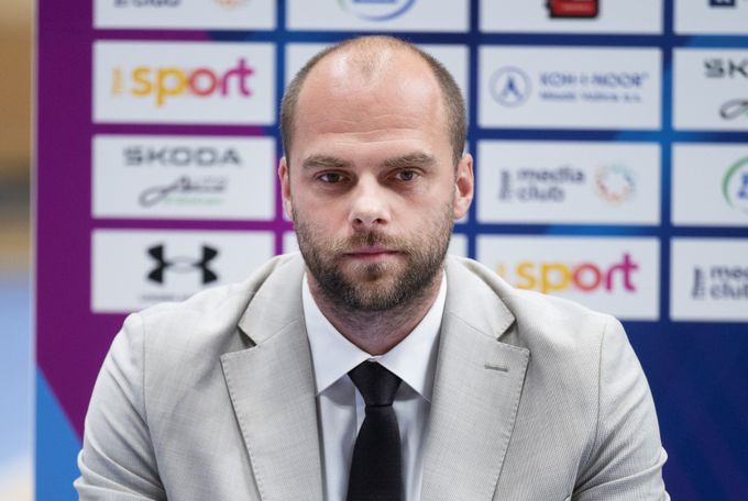 Horší jména, lepší tým? Kouč Martin Bašta chce s USK reparát a Final Six Euroligy Horší jména, lepší tým? Kouč Martin Bašta chce s USK reparát a Final Six Euroligy
