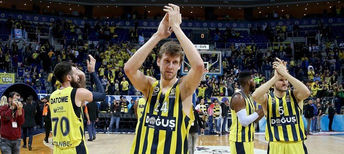 Ani druhý nejlepší výkon českého basketbalisty Jana Veselého v sezoně Evropské ligy neodvrátil domácí porážku Fenerbahce Istanbul 89:90 s Žalgirisem Kaunas