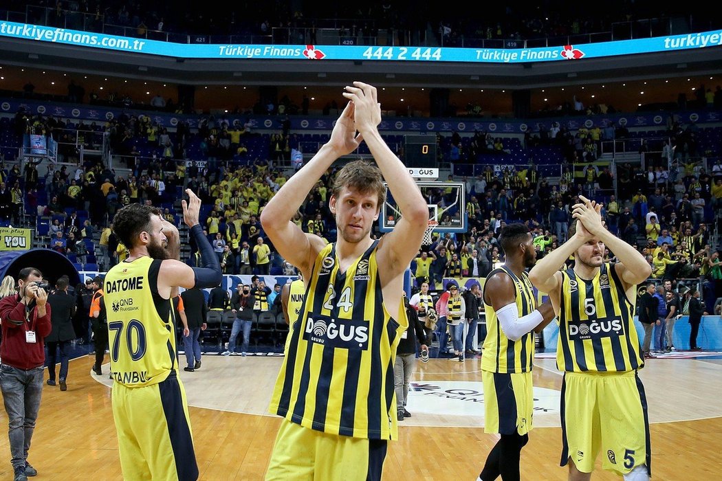 Od příchodu Maurizia Gherardiniho 5 postoupilo Fenerbahce Istanbul do Final Four Euroligy pětkrát za sebou.