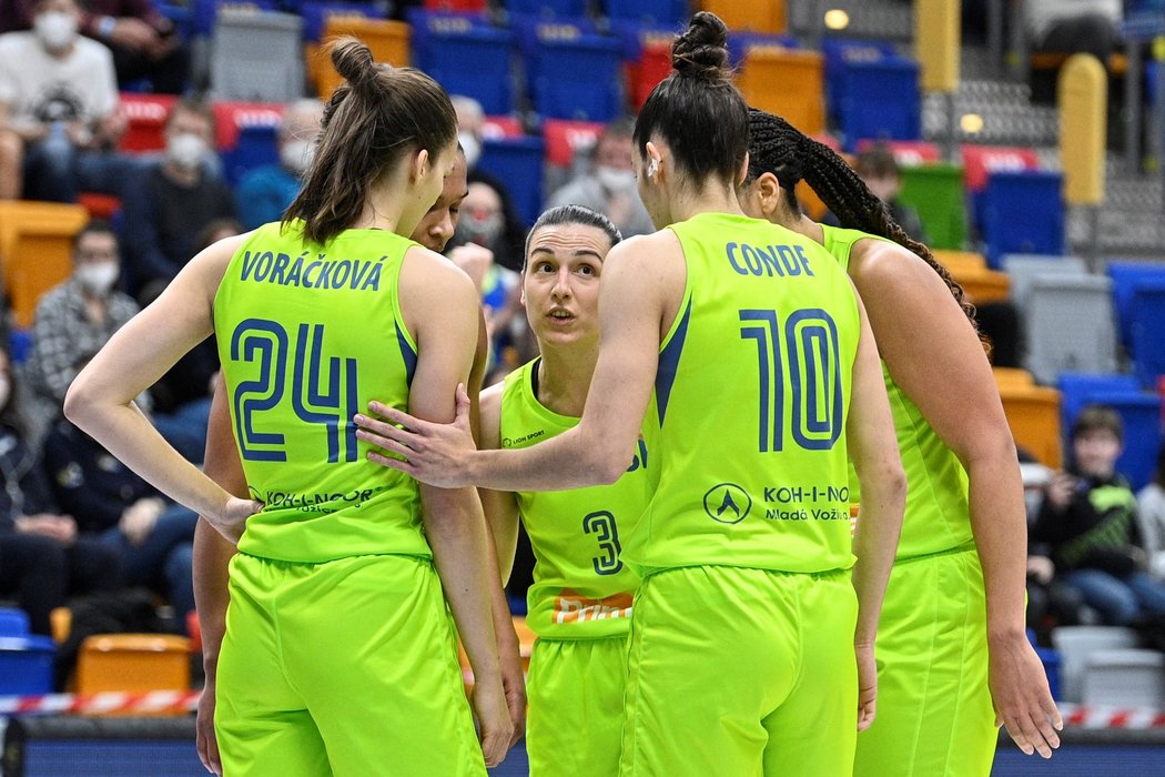 Basketbalistky USK v prvním utkání o Final Four po obratu těsně zdolaly Schio