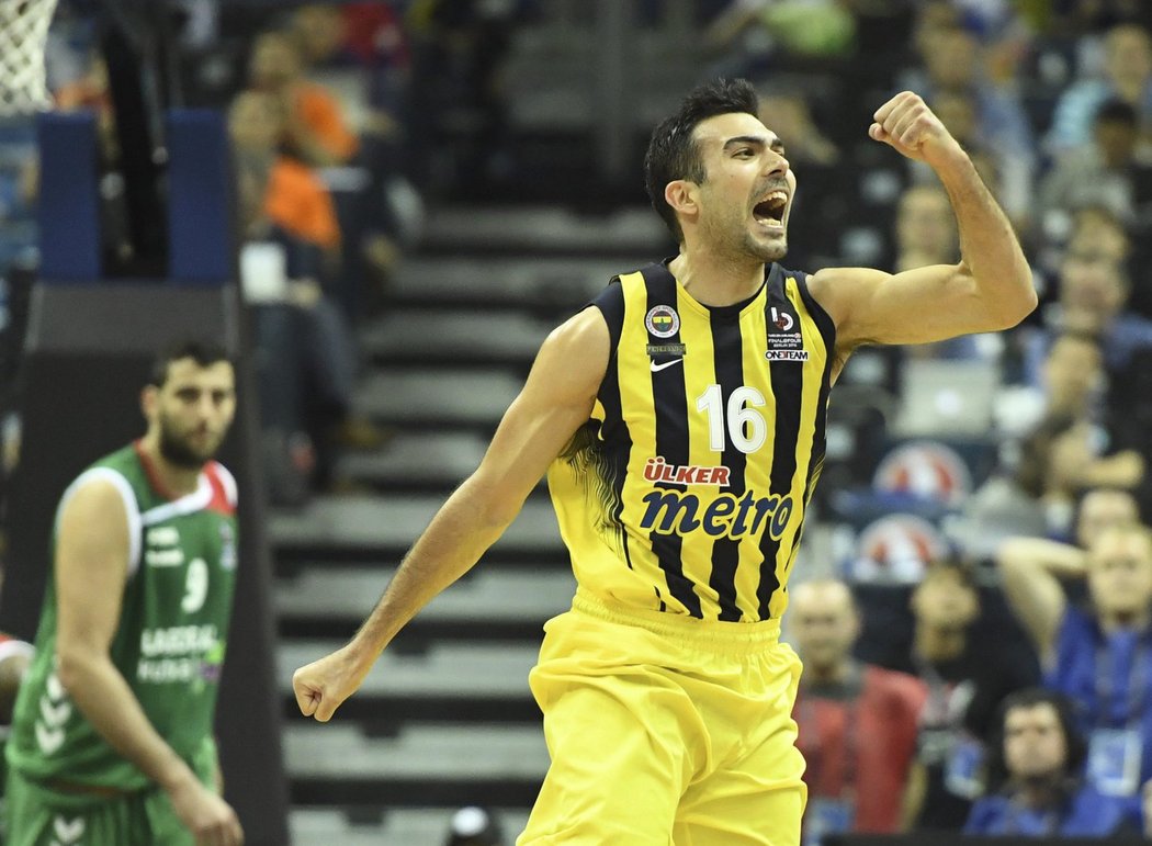 Kostas Sloukas se raduje z dalších bodů