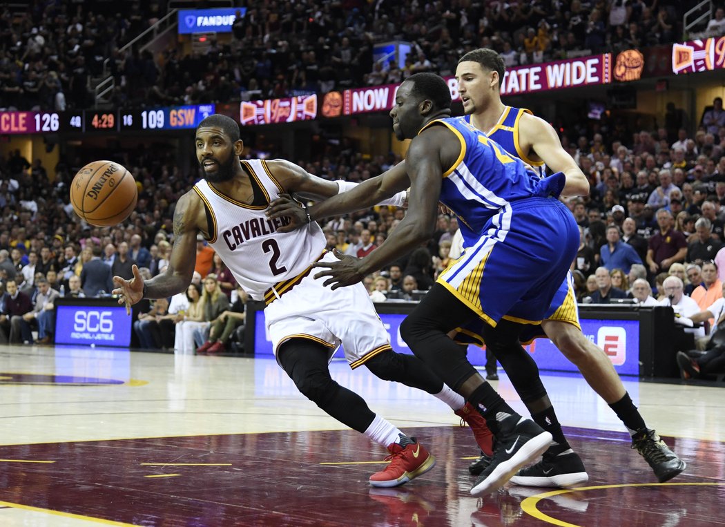 Cleveland odvrátil konec finále NBA, Golden State zdolal 137:116