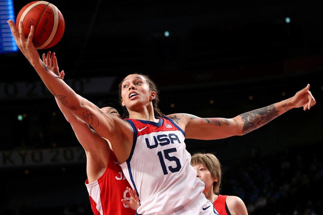 Americká basketbalistka a dvojnásobná držitelka zlaté medaile z olympiády Brittney Grinerová sedí v ruském vězení