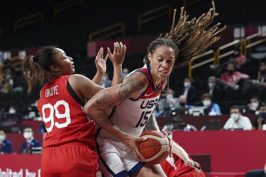 Americká basketbalistka a dvojnásobná držitelka zlaté medaile z olympiády Brittney Grinerová sedí v ruském vězení