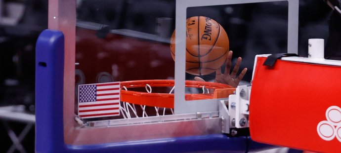 Basketbalisté Brooklynu zvítězili v pátečním utkání NBA těsně 113:111 nad Detroitem a opět jsou druzí v tabulce Východní konference