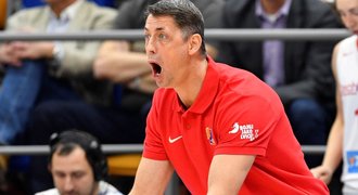 Musel jsem v poločase zvýšit hlas, přiznal po výhře trenér basketbalistek Svitek