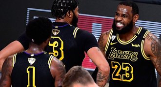 LeBron dal 33 bodů, Lakers ve finále NBA podruhé smázli Miami