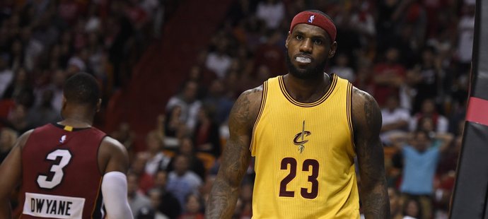 LeBron James se vrátil do Miami, s basketbalisty Clevelandu však na půdě bývalého zaměstnavatele prohrál