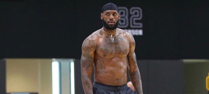 LeBron James na sobě maká, formou strčí do kapsy i mladší hráče