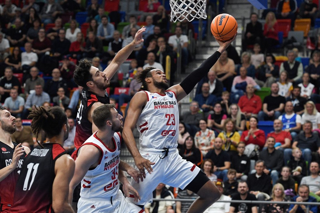 Nymburští basketbalisté sice proti tureckému Gaziantepu promrhali dvacetibodový náskok, i tak mohli slavit výhru v prodloužení