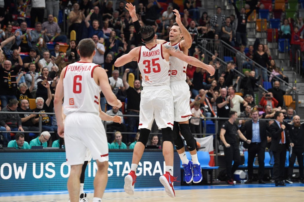 Americký basketbalista Zach Hankins vystřelil Nymburku výhru nad tureckým Gaziantepem v poslední sekundě prodloužení