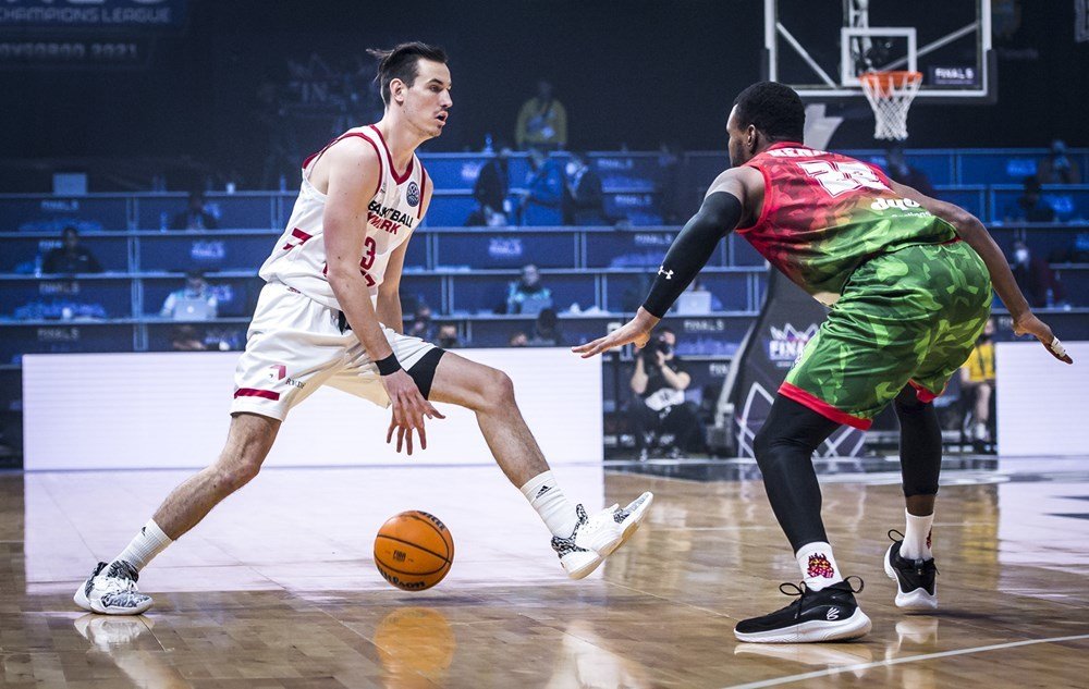 Basketbalisté Nymburka se rvali o postup do semifinále Ligy mistrů