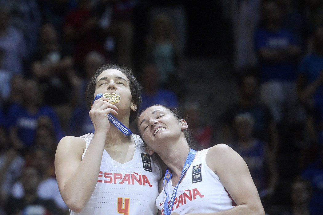 10 – Jubilejní 10. medaili z velkých akcí získala v Praze legenda ženského basketbalu Laia Palauová. Byla to její poslední akce nebo se rozloučí za rok na domácím ME?