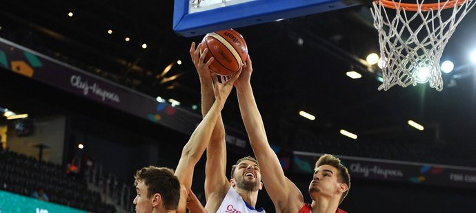 Českým basketbalistům letošní mistrovství Evropy vůbec nevyšlo