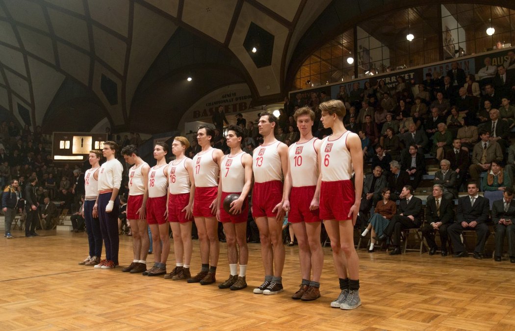 Úspěch československých basketbalistů na mistrovství Evropy v roce 1946 se stal předlohou filmu Zlatý podraz, který měl premiéru vloni na podzim