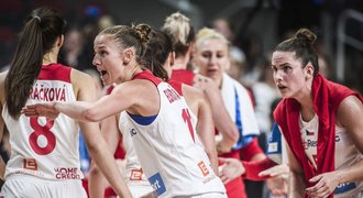 Česko - Švédsko 71:64. Klíčový obrat, basketbalistky jsou dál ve hře
