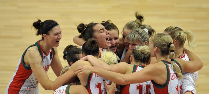 Radost běloruských basketbalistek po senzační výhře