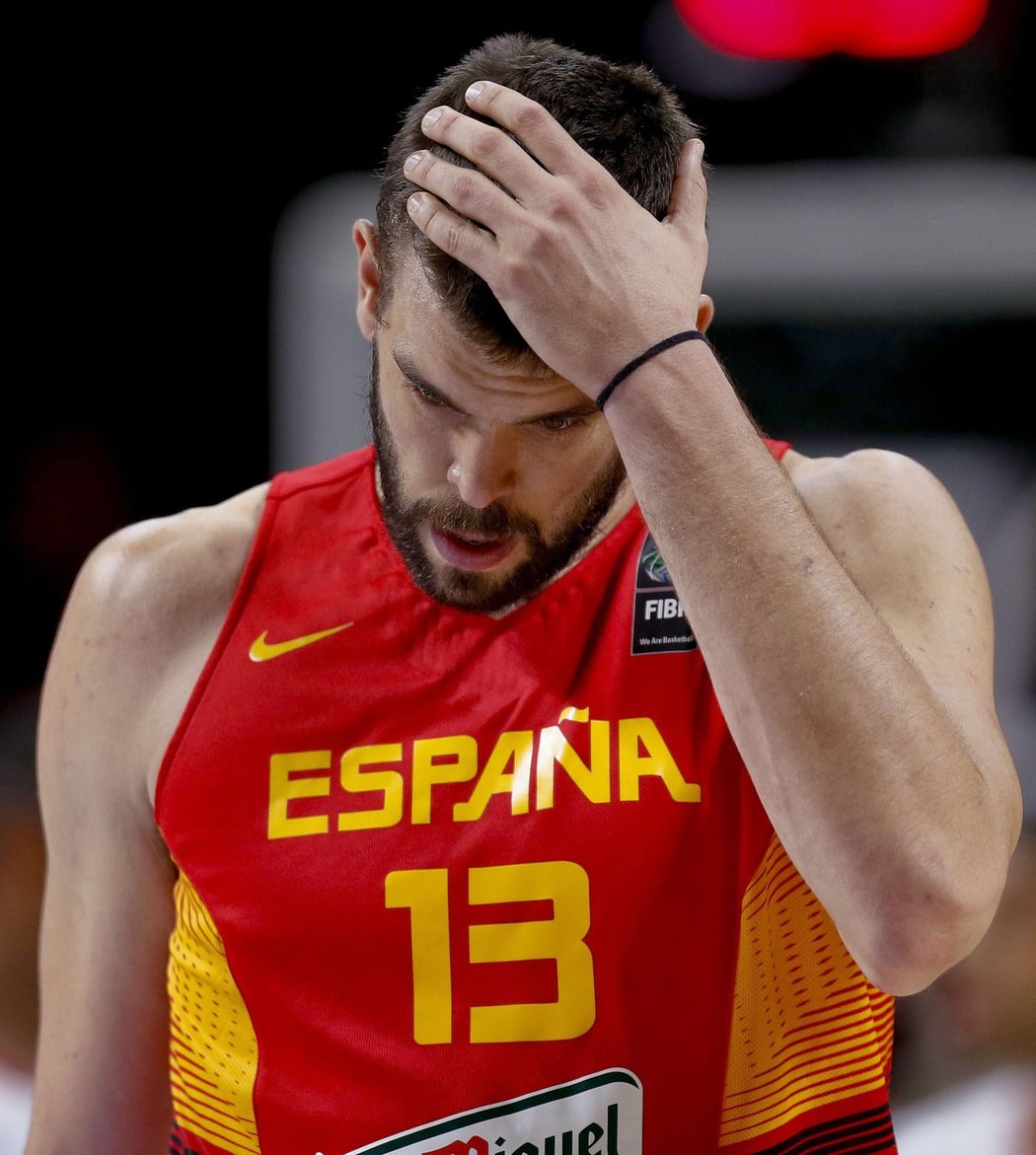 Španěl Marc Gasol smutní po prohraném čtvrtfinále MS s Francií
