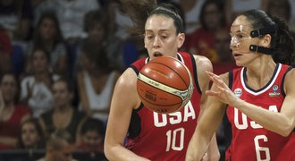 Basketbalistky USA zdolaly Austrálii a mají desátý světový titul