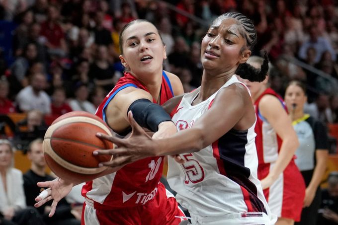 Nejvyšší porážka v historii. Basketbalistky z MS vyprovodil tvrdý direkt Američanek Nejvyšší porážka v historii. Basketbalistky z MS vyprovodil tvrdý direkt Američanek