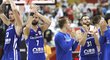 Spokojení čeští basketbalisté slaví výhru nad Japonskem