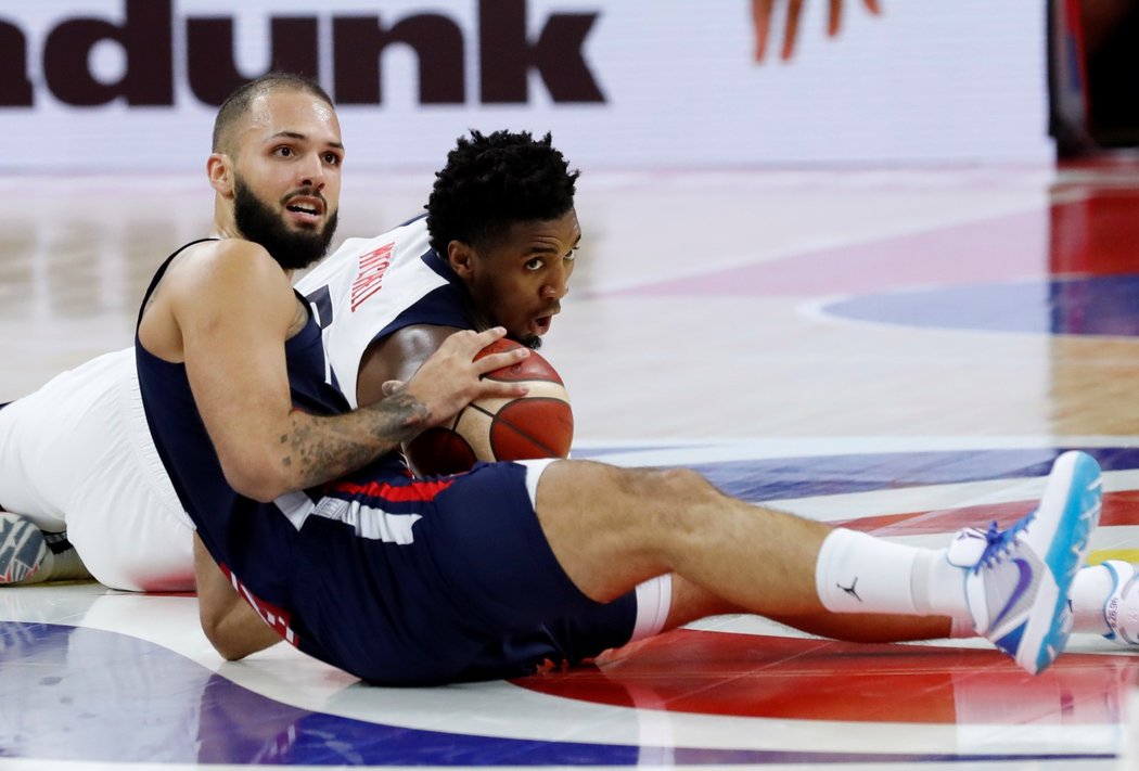 Basketbalisté Francie ve čtvrtfinále fantasticky porazili favority z USA