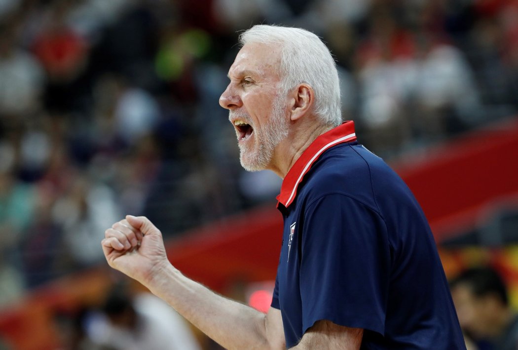 Kouč USA Gregg Popovich se marně snažil vyburcovat své svěřence.