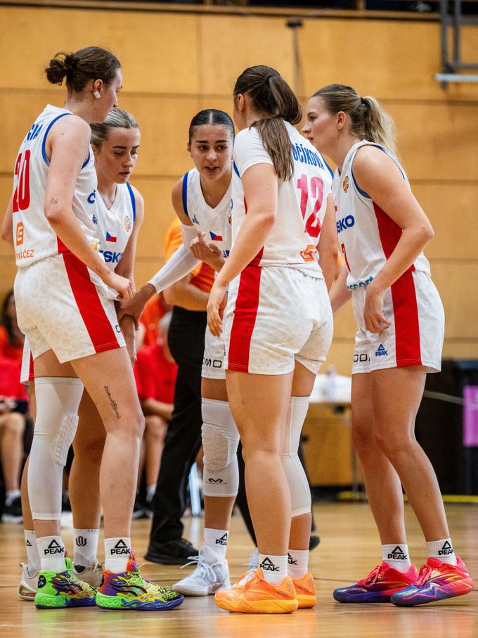 ONLINE: Česko - Itálie. Klíčový duel pro národní tým na úvod ženského MS ONLINE: Česko - Itálie. Klíčový duel pro národní tým na úvod ženského MS
