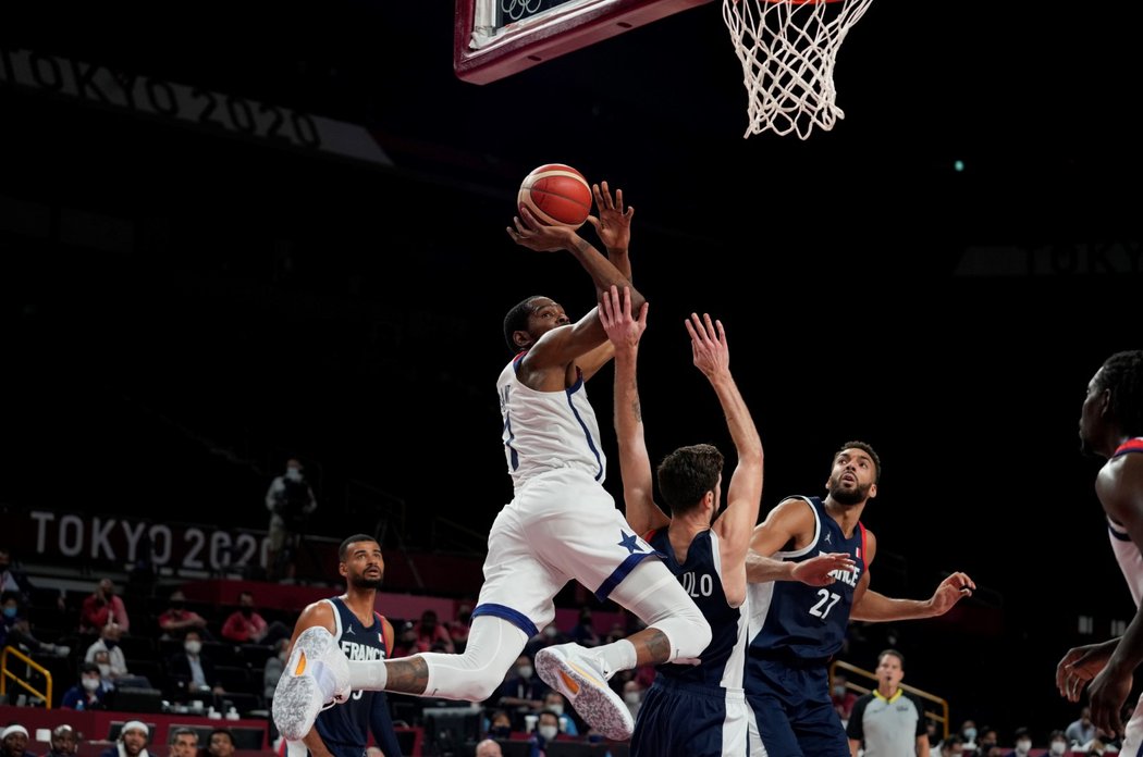 Kevin Durant nasázel za první poločas finále 21 bodů