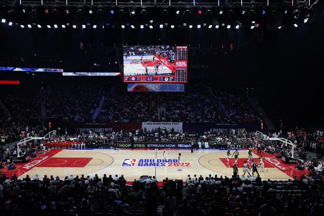 Atlanta odehrála přípravný zápas na NBA v Abú Zabí s Milwaukee