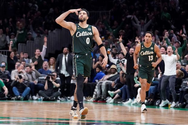 Jayson Tatum a jeho Celtics patří mezi největší favority NBA Jayson Tatum a jeho Celtics patří mezi největší favority NBA
