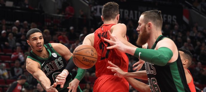 Boston Celtics si z palubovky Portlandu odvezli vítězství 105:100