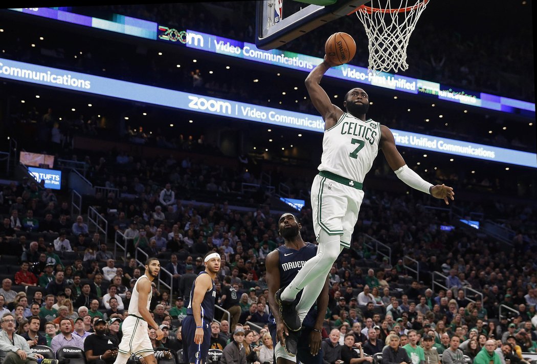 Jaylen Brown se v dresu Bostonu postaral o 25 bodů a 11 doskoků.