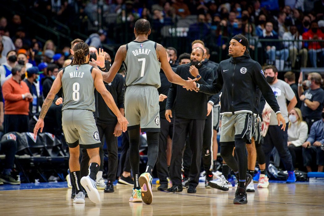 Hvězdný basketbalista NBA Kevin Durant v zápase proti Dallasu