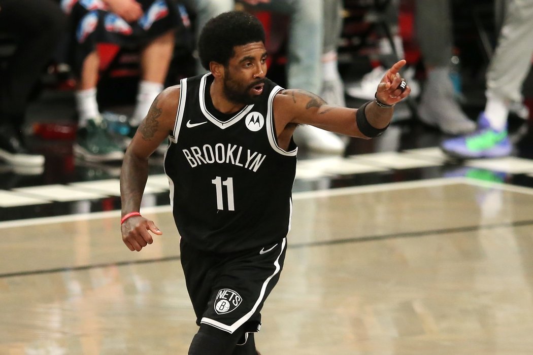 Hvězdný rozehrávač Kyrie Irving je mimo tým Brooklynu, jelikož stále odmítá očkování proti covidu-19