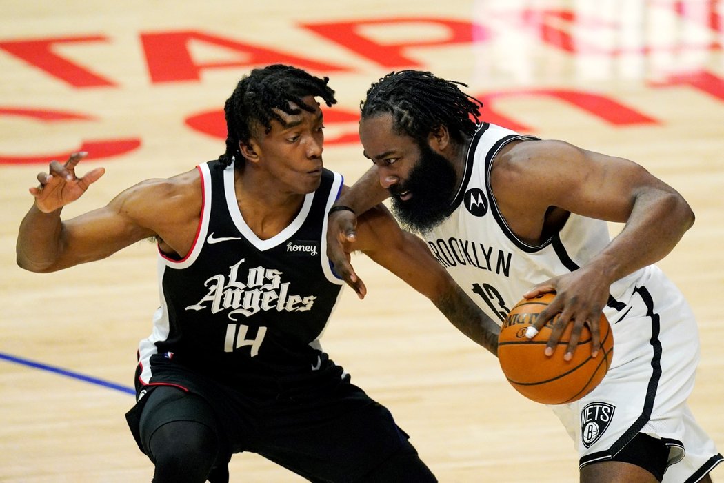 Basketbalisté Brooklynu Nets porazili Los Angeles Clippers na jejich hřišti 112:108 a vyhráli i páté utkání NBA během šňůry po západním pobřeží, což se jim povedlo poprvé v klubové historii.