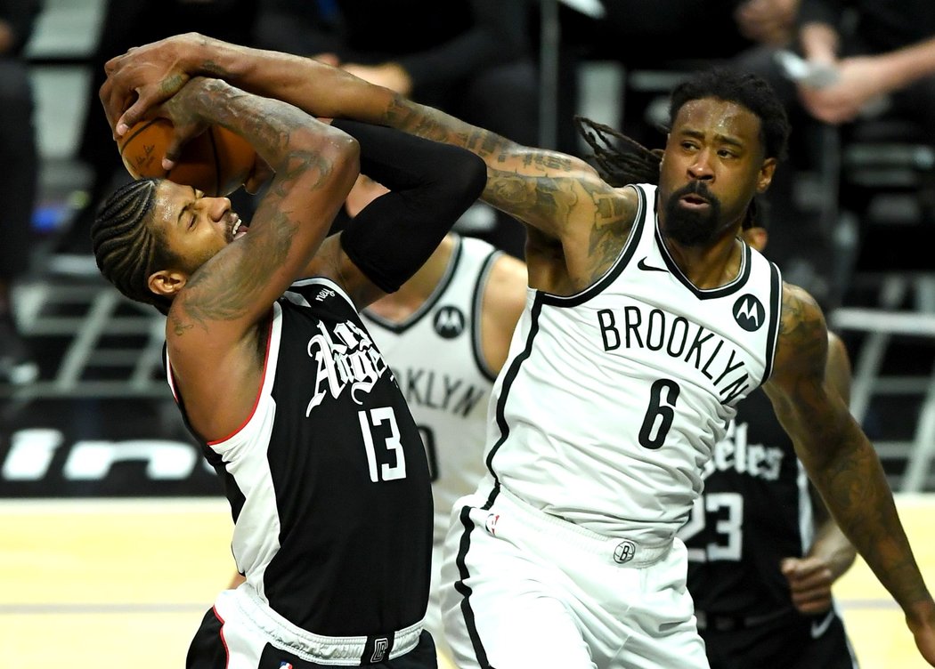 Basketbalisté Brooklynu Nets porazili Los Angeles Clippers na jejich hřišti 112:108 a vyhráli i páté utkání NBA během šňůry po západním pobřeží, což se jim povedlo poprvé v klubové historii.