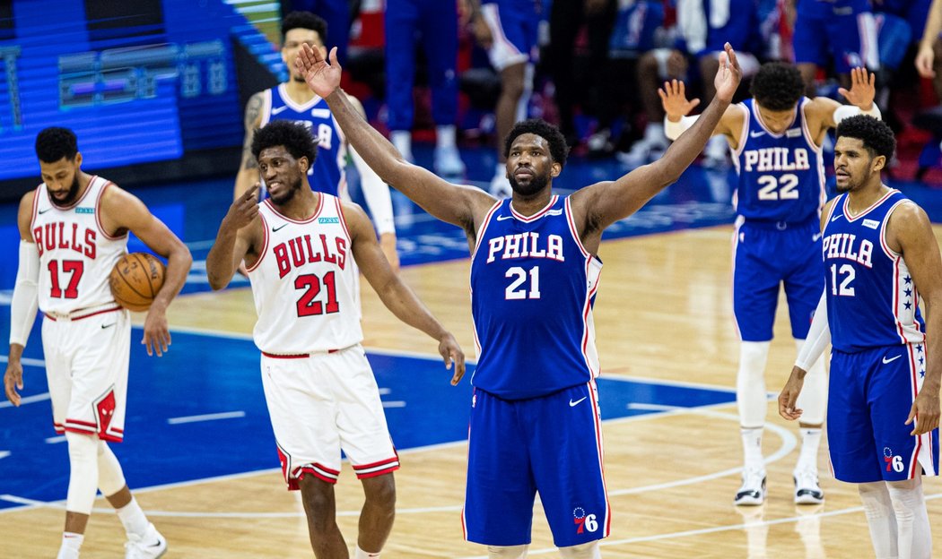 Joel Embiid nastřílel Chicagu 50 bodů