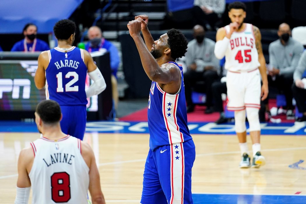 Joel Embiid nastřílel Chicagu 50 bodů