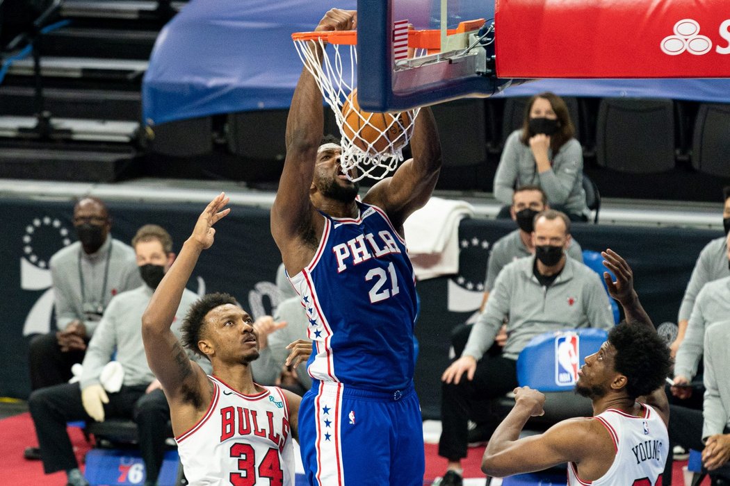 Joel Embiid nastřílel Chicagu 50 bodů