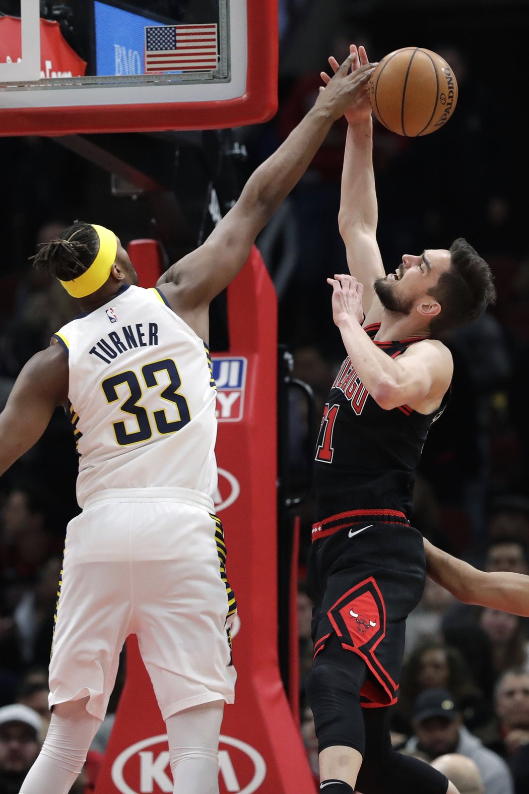 Myles Turner zkazil tuhle šanci Tomáše Satoranského z Chicaga