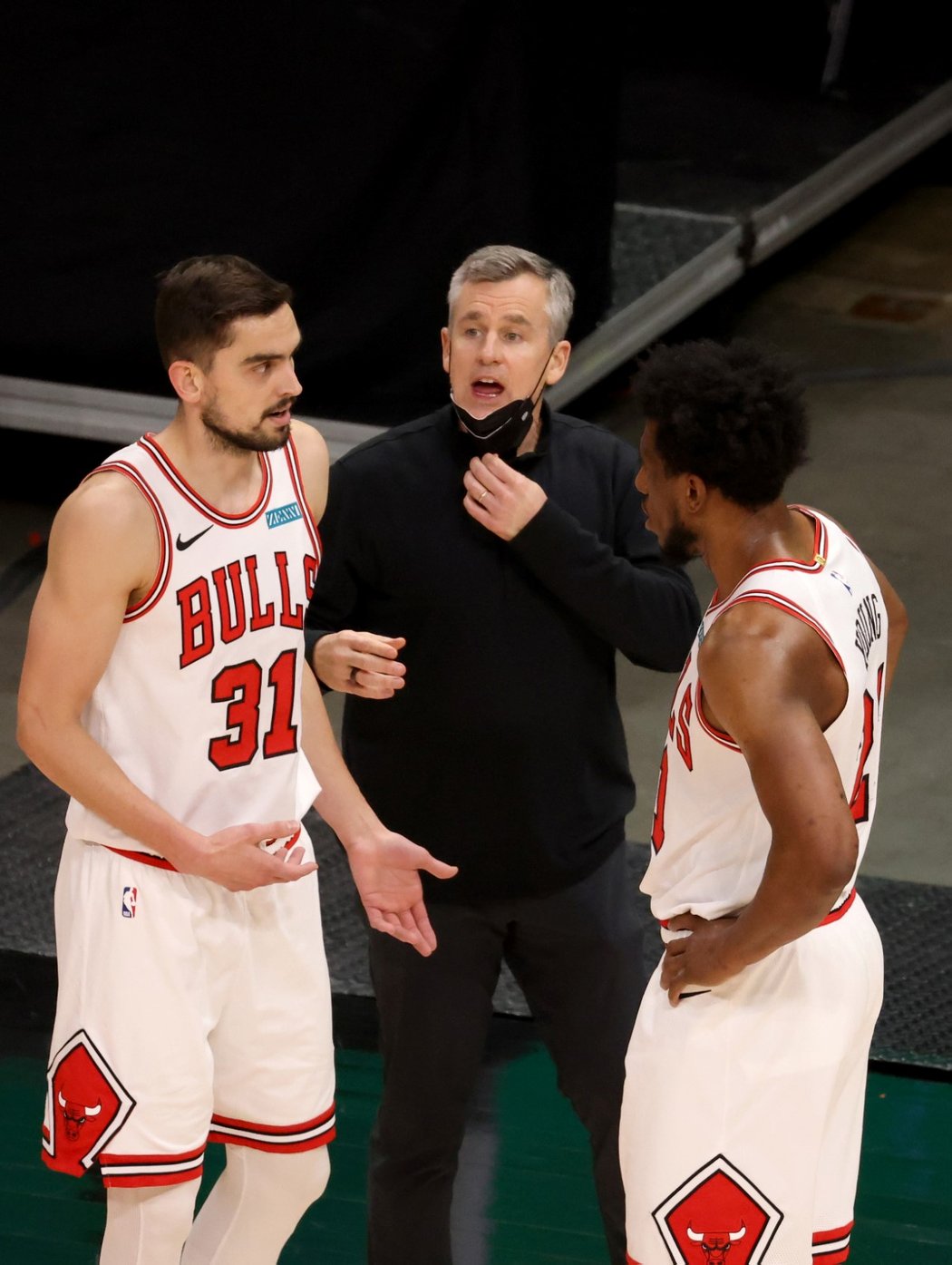 Ani 12 bodů Tomáše Satoranského nestačilo basketbalistům Chicaga k odvrácení porážky 97:108 v Atlantě a Bulls se tak vzdálila šance na play off NBA.