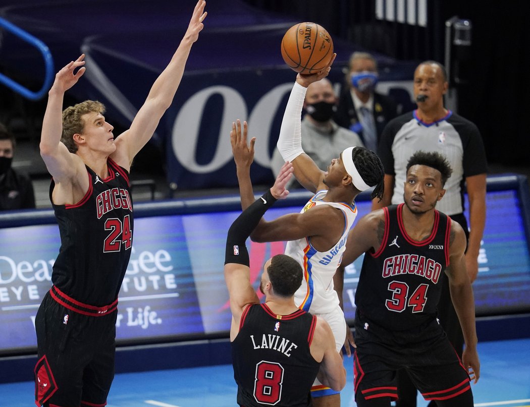 Chicago v duelu s Oklahomou neudrželo náskok a prohrálo v prodloužení