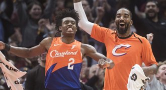 Cleveland s náhradníky zničil Charlotte, obhájce i bez Curryho udolal Atlantu