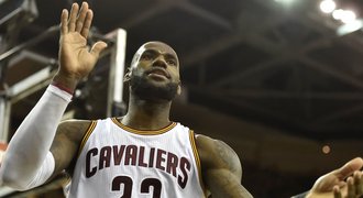 James dotáhl Cleveland k výhře nad Torontem a předčil Jabbara