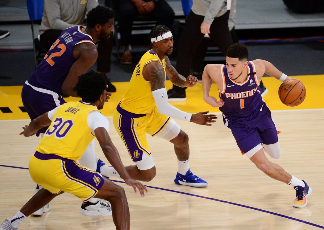 Basketbalisté Los Angeles Lakers nestačili na Phoenix