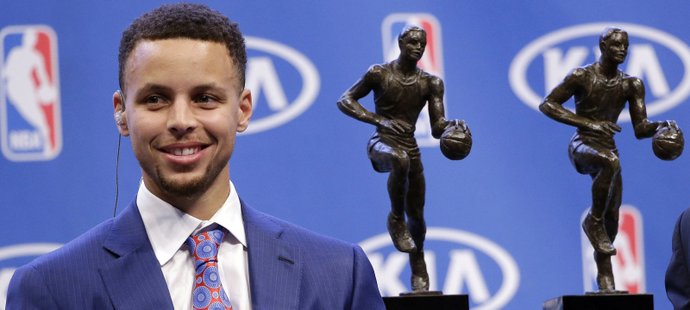 Stephen Curry přepisoval v NBA dějiny