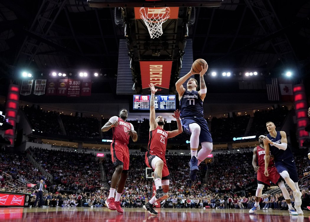 Luka Dončič v derby zaválel